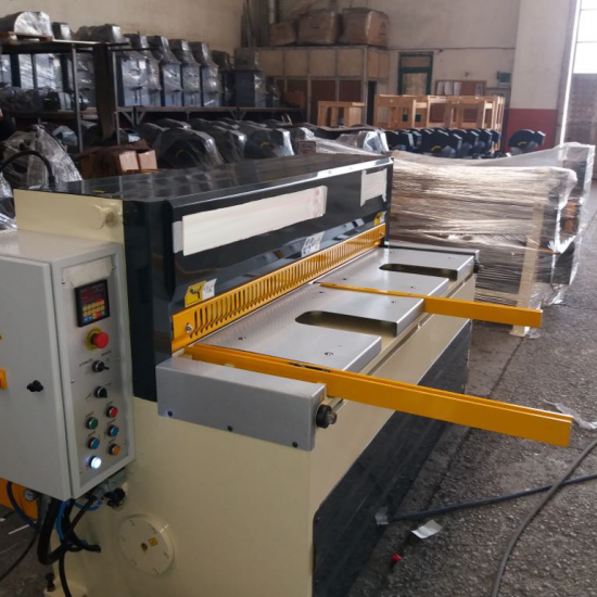 LRGM 1550 x 5mm Rediktörlü Giyotin Makas - Guillotine Machines
