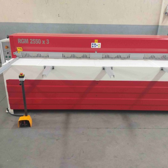 LRGM 2550 x 3mm Rediktörlü LİNDA Machine Marka Giyotin Makas
