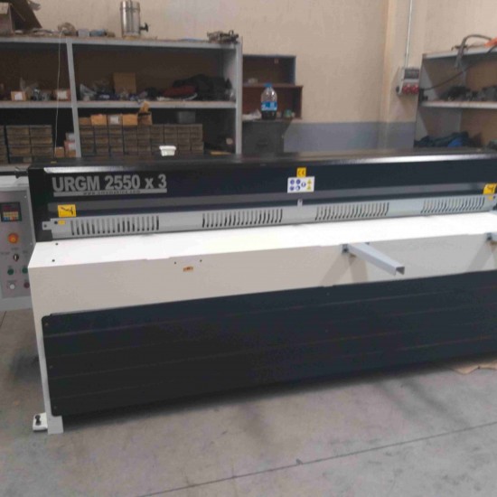 LRGM 2550 x 3mm Rediktörlü LİNDA Machine Marka Giyotin Makas
