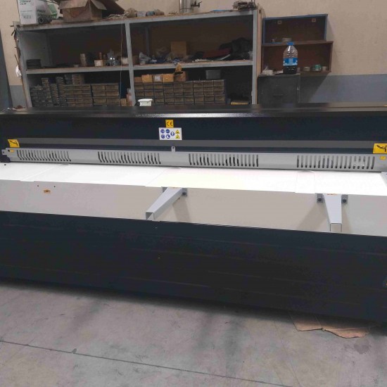 LRGM 2550 x 3mm Rediktörlü LİNDA Machine Marka Giyotin Makas