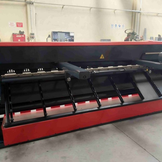 LRGM 3050 x 3,0mm Önden ve Arkadan Düşürmeli Rediktörlü Giyotin Makas - Guillotine Machines