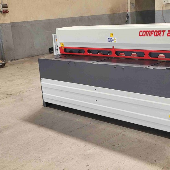 LRGM 2050 x 6mm Rediktörlü LİNDA Machine Marka Giyotin Makas