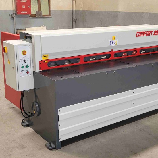 LRGM 2050 x 6mm Rediktörlü LİNDA Machine Marka Giyotin Makas