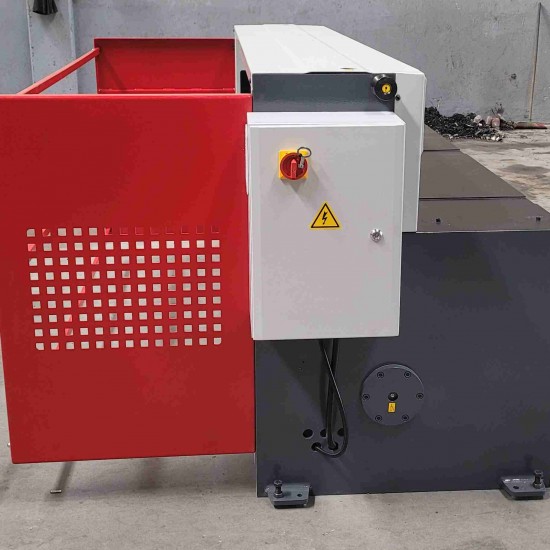 LRGM 2050 x 6mm Rediktörlü LİNDA Machine Marka Giyotin Makas