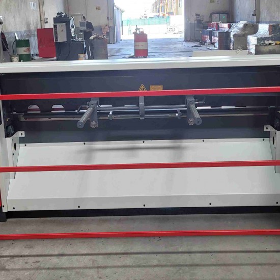 LRGM 2050 x 6mm Rediktörlü LİNDA Machine Marka Giyotin Makas