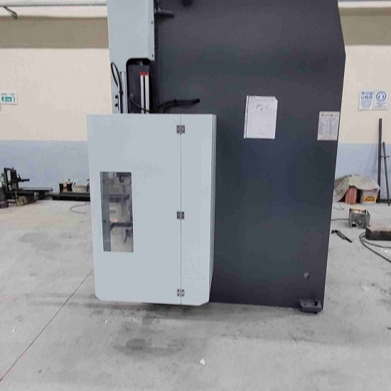 CONFORT 2600mm 100 Ton 3 Eksen LİNDA Machine Abkant Pres