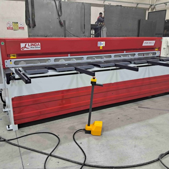 LRGM 3050 x 4mm Linda Machine NC Kontrollü Rediktörlü Giyotin Makas
