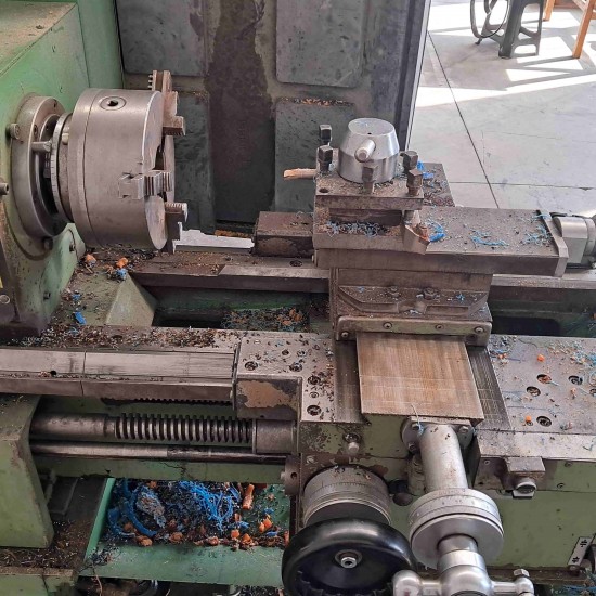 Süper 500 TU 2mt 550 Çap Süpermetal 1991 Model Torna Fener : 65  Araba üstü Çevirme Çapı : 290