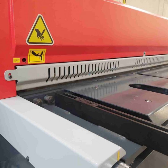 LRGM 3050 x 3,0mm Önden ve Arkadan Düşürmeli Rediktörlü Giyotin Makas - Guillotine Machines