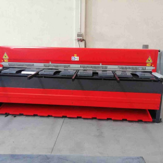 LRGM 3050 x 3,0mm Önden ve Arkadan Düşürmeli Rediktörlü Giyotin Makas - Guillotine Machines