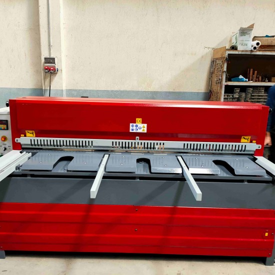 LRGM 2050 x 6mm Rediktörlü Nc Kontrollü 750mm LİNDA Machine Marka Giyotin Makas