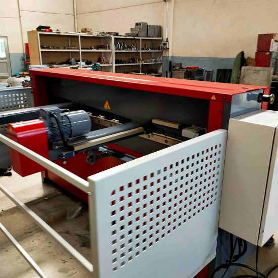 LRGM 2050 x 6mm Rediktörlü Nc Kontrollü 750mm LİNDA Machine Marka Giyotin Makas