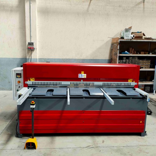 LRGM 2050 x 6mm Rediktörlü Nc Kontrollü 750mm LİNDA Machine Marka Giyotin Makas