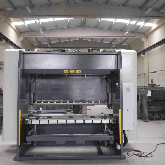 CONFORT 3100mm 220 Ton 6 Eksen LİNDA Machine Abkant Pres