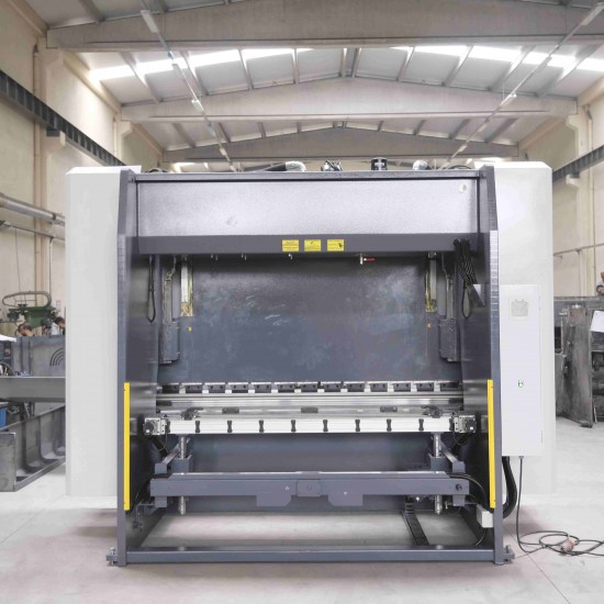 CONFORT 3100mm 220 Ton 6 Eksen LİNDA Machine Abkant Pres
