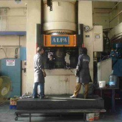 3000 Ton Alpa Marka Sıvama Pres 2002 Model Tabla 1250 x 1250 Strok 1000 